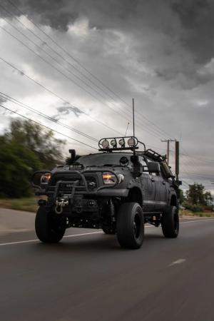 Toyota Tundra CrewMax 4x4 Zombie Apocalypse 2013 года 
